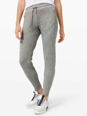 Lululemon Engineered Warmth Jogger Grey Sage / White